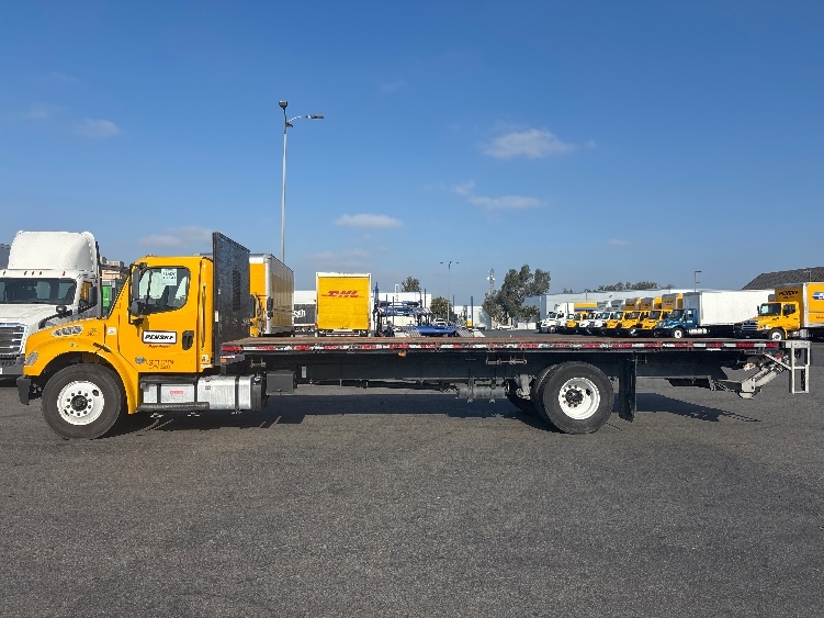 2020 Freightliner eM2 in Anaheim, CA — photo 4