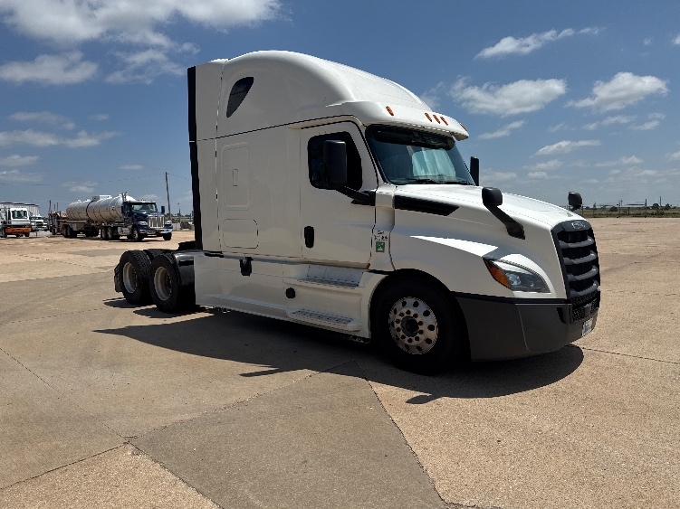 2020 Freightliner Cascadia in Enid, OK