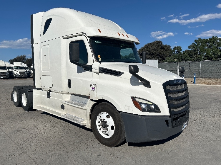 2020 Freightliner Cascadia in Fontana, CA