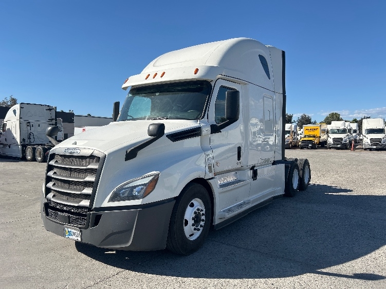 2020 Freightliner Cascadia in Fontana, CA — photo 3