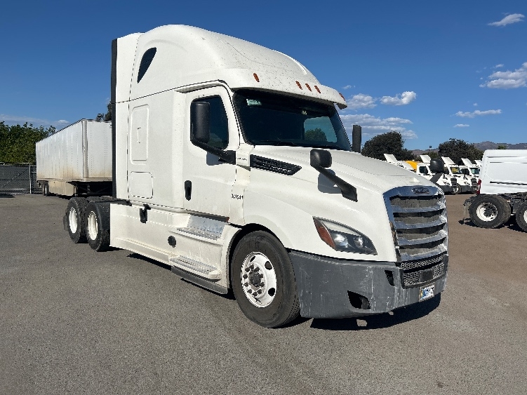 2020 Freightliner Cascadia in Fontana, CA