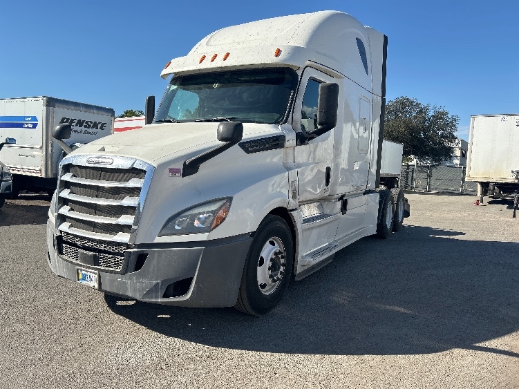 2020 Freightliner Cascadia in Fontana, CA — photo 3