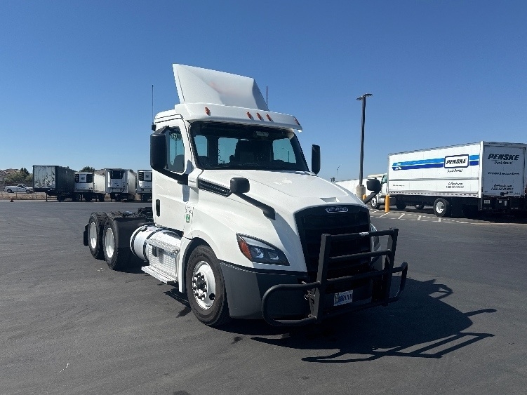 2020 Freightliner Cascadia in West Sacramento, CA