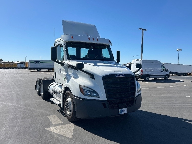 2020 Freightliner Cascadia in West Sacramento, CA