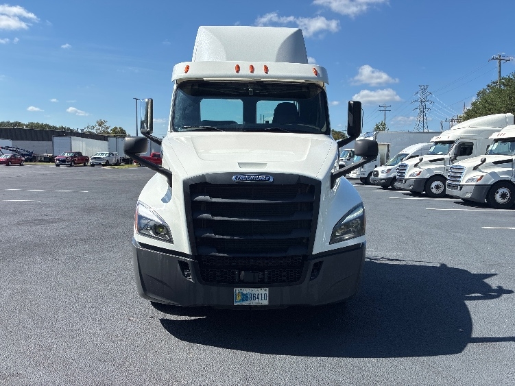 2020 Freightliner Cascadia in Concord, NC — photo 2