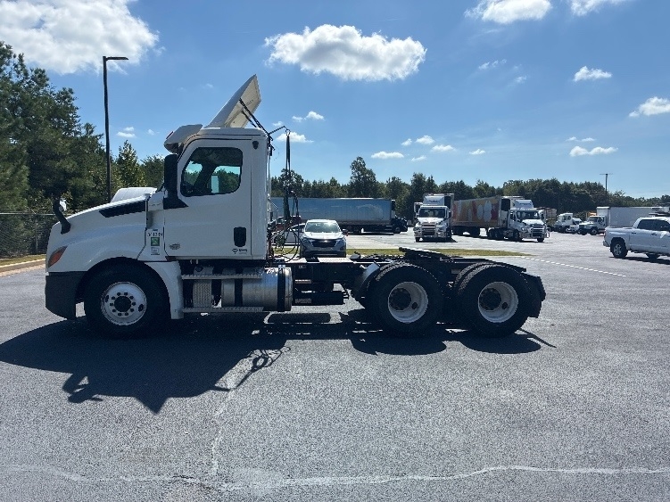 2020 Freightliner Cascadia in Concord, NC — photo 4