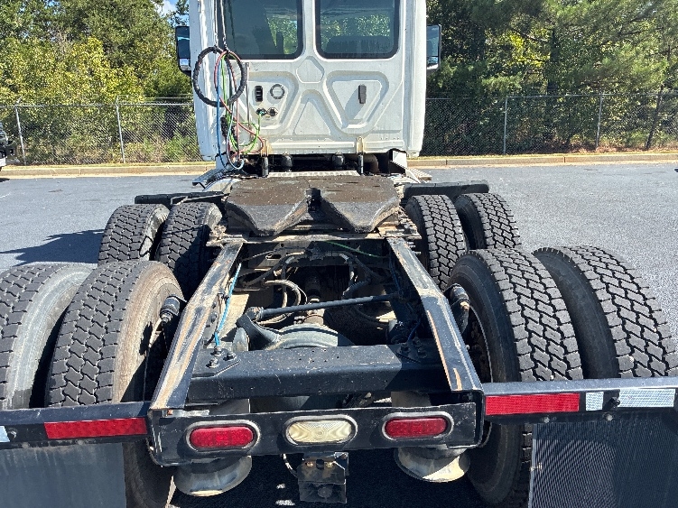 2020 Freightliner Cascadia in Concord, NC — photo 6