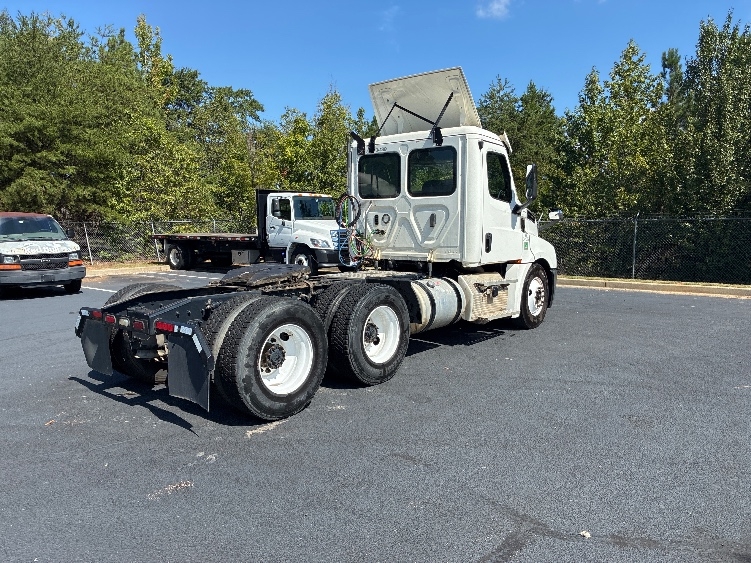 2020 Freightliner Cascadia in Concord, NC — photo 7