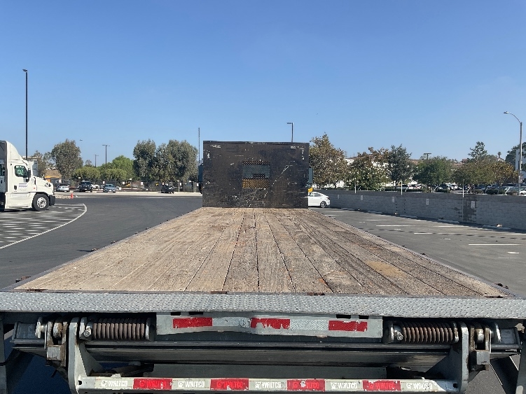 2020 Freightliner eM2 in Ontario, CA — photo 8