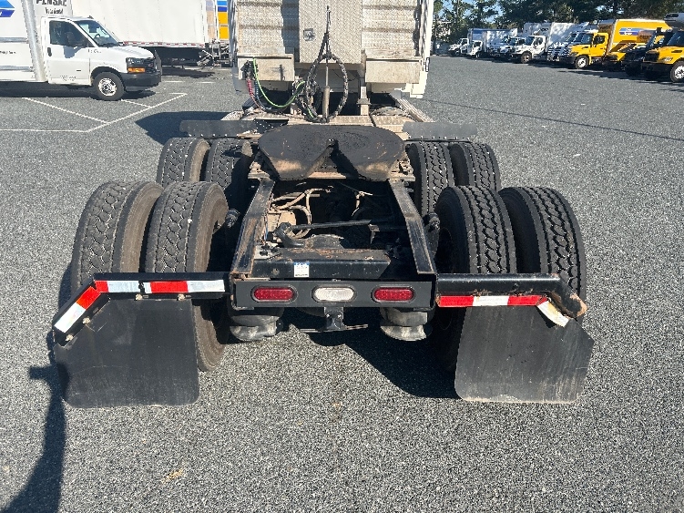 2021 Freightliner Cascadia in Fredericksburg, VA — photo 6