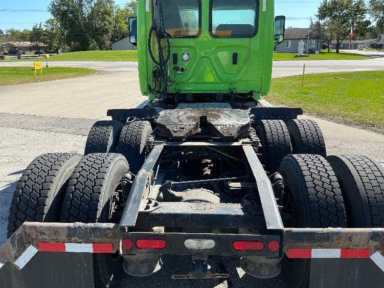 2021 Freightliner Cascadia in Elkhart, IN — photo 6