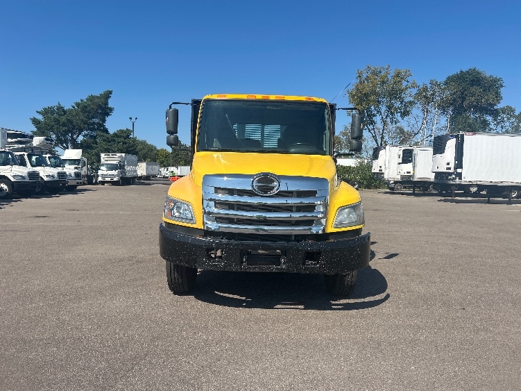 2020 Hino 268 in Brooklyn Park, MN — photo 2