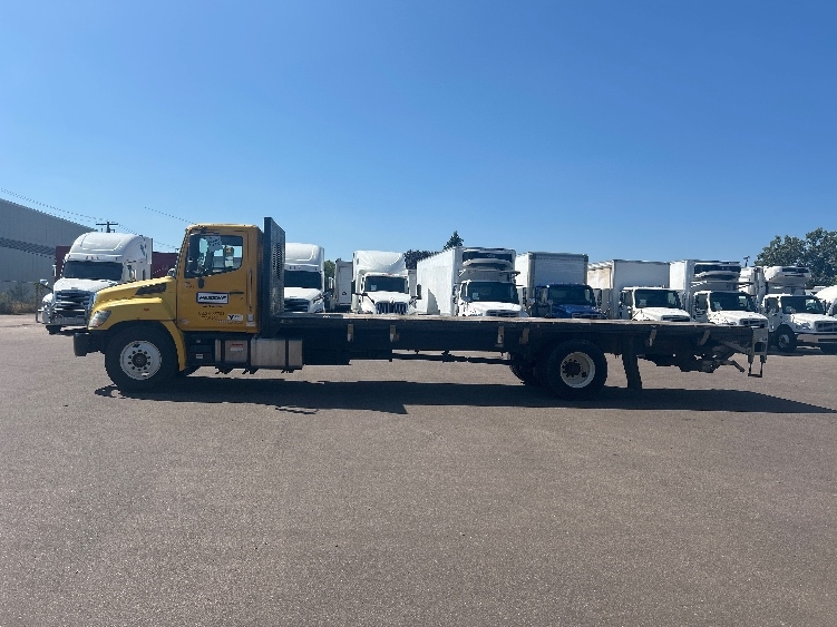 2020 Hino 268 in Brooklyn Park, MN — photo 4