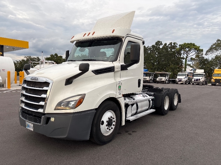 2020 Freightliner Cascadia in Ocala, FL — photo 3