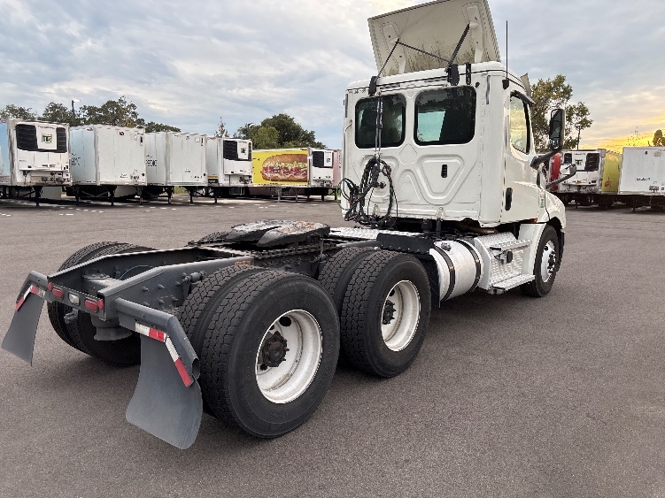 2020 Freightliner Cascadia in Ocala, FL — photo 7