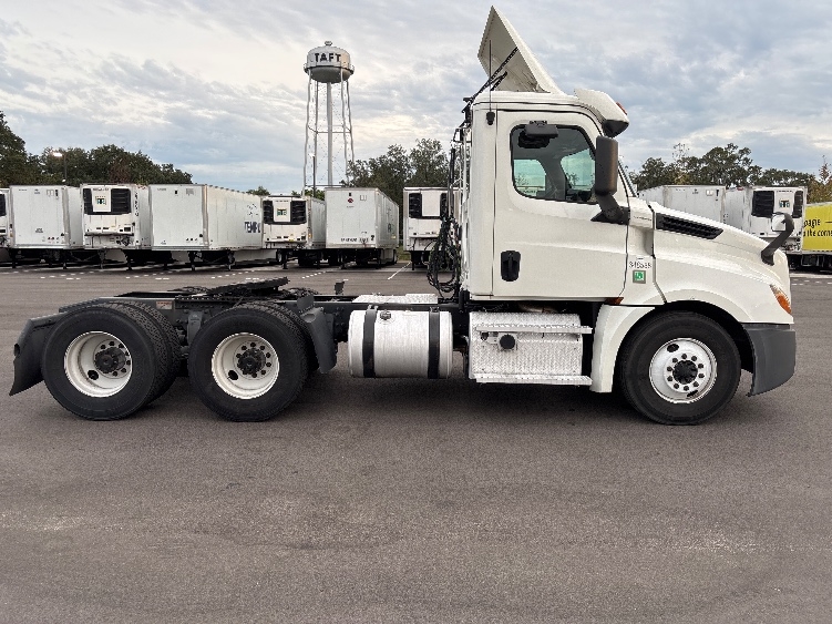 2020 Freightliner Cascadia in Ocala, FL — photo 8