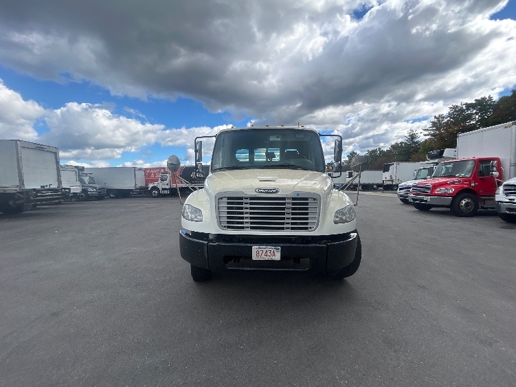 2020 Freightliner eM2 in Braintree, MA — photo 2