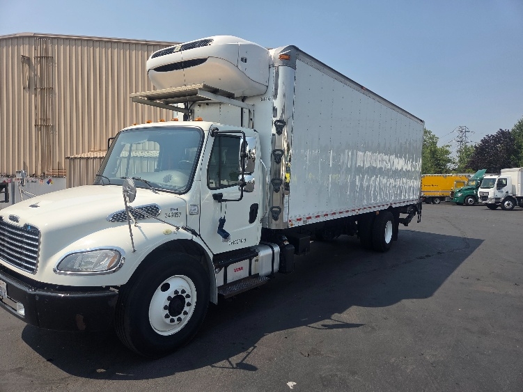 2020 Freightliner eM2 in Kent, WA — photo 3
