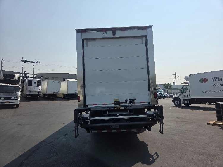 2020 Freightliner eM2 in Kent, WA — photo 7