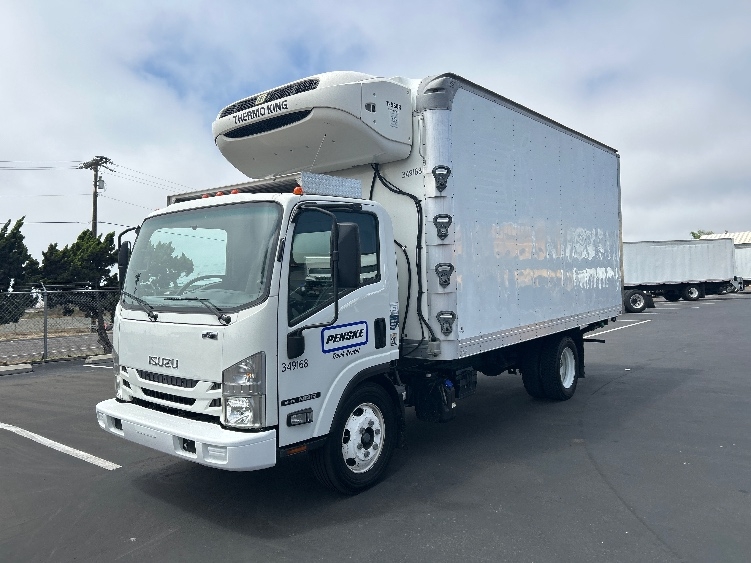 2020 Isuzu NRR in Torrance, CA — photo 3