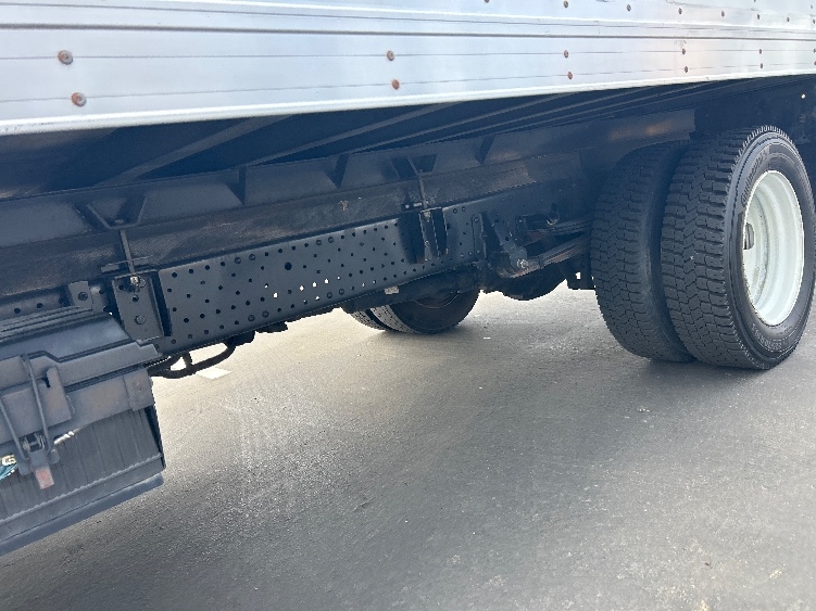 2020 Isuzu NRR in Torrance, CA — photo 5