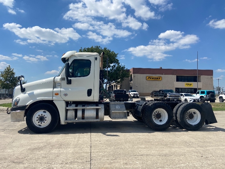 2020 Freightliner Cascadia in San Antonio, TX — photo 4