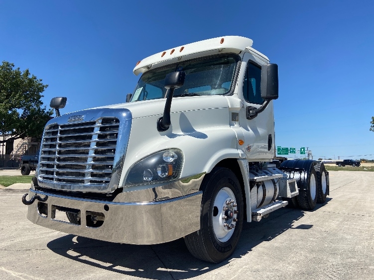 2020 Freightliner Cascadia in San Antonio, TX — photo 3