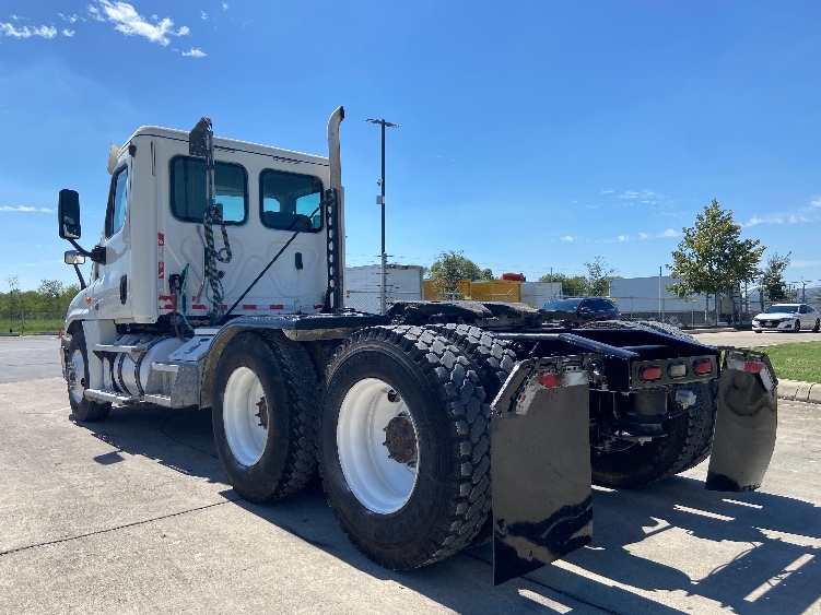 2020 Freightliner Cascadia in San Antonio, TX — photo 5