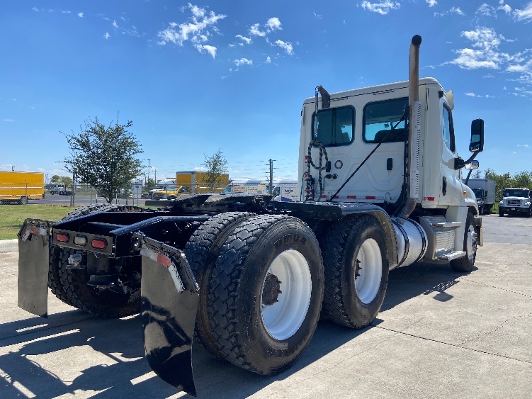 2020 Freightliner Cascadia in San Antonio, TX — photo 7
