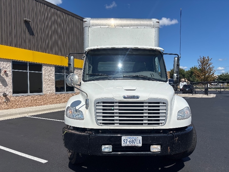 2020 Freightliner eM2 in Sterling, VA — photo 2