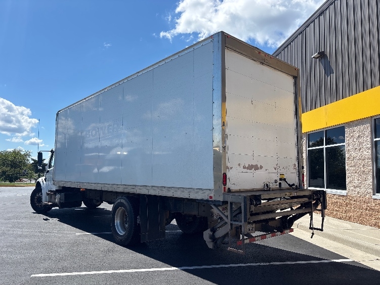 2020 Freightliner eM2 in Sterling, VA — photo 6