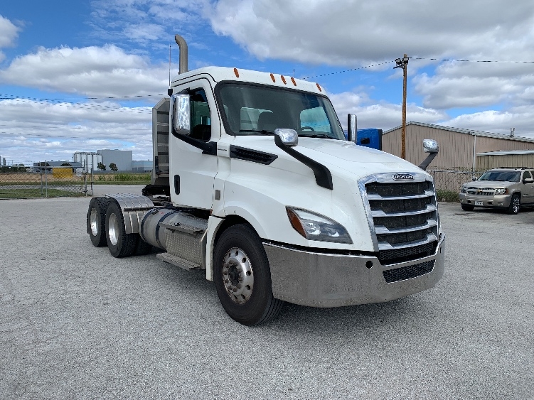 2020 Freightliner Cascadia in Moberly, MO