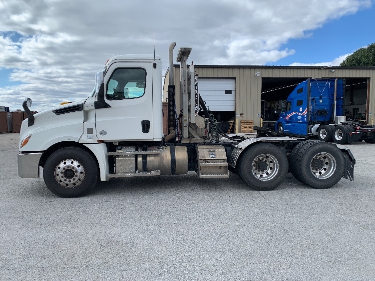 2020 Freightliner Cascadia in Moberly, MO — photo 4