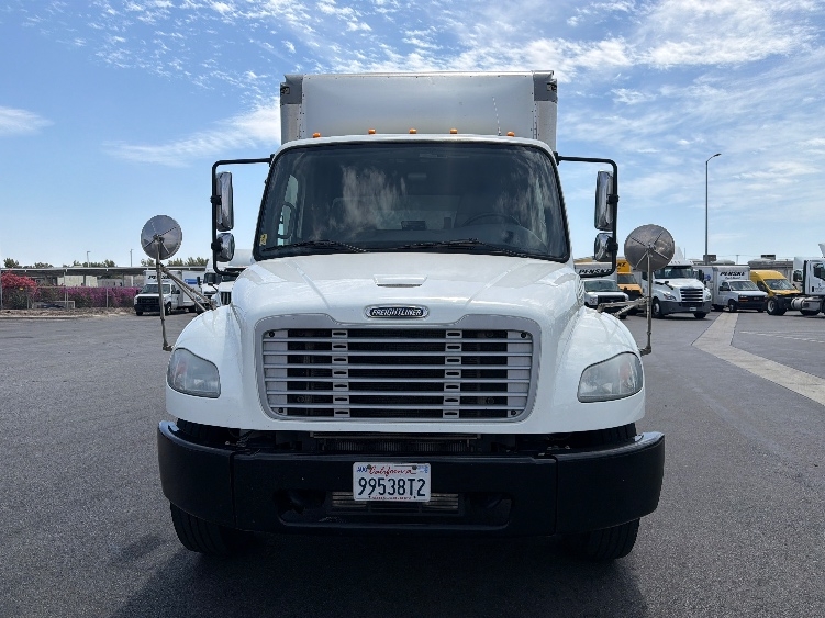 2020 Freightliner eM2 in Fontana, CA — photo 2