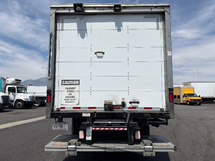 2020 Freightliner eM2 in Fontana, CA — photo 7