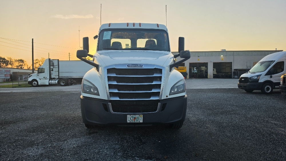 2020 Freightliner Cascadia in Ocala, FL — photo 2