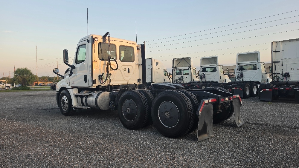 2020 Freightliner Cascadia in Ocala, FL — photo 5
