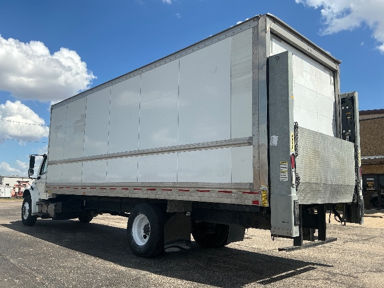 2020 Freightliner eM2 in Dallas, TX — photo 6