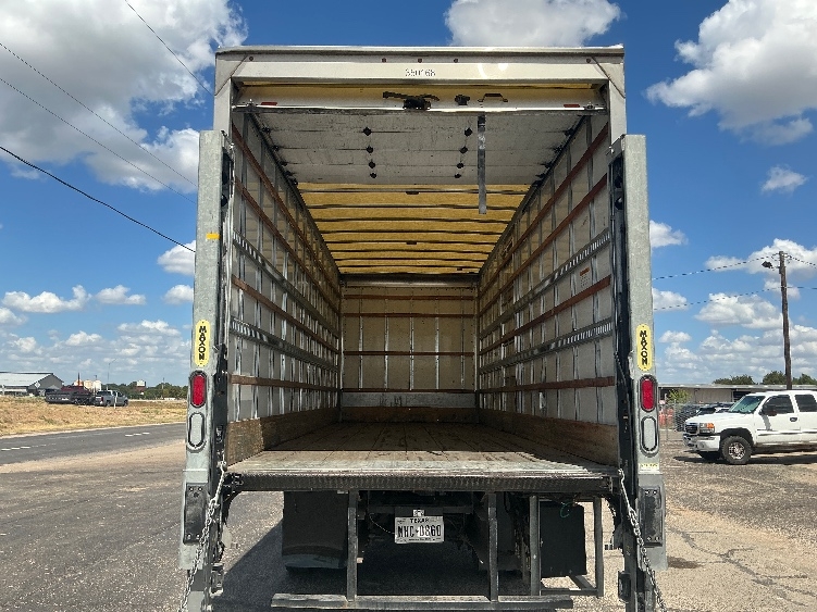 2020 Freightliner eM2 in Dallas, TX — photo 8