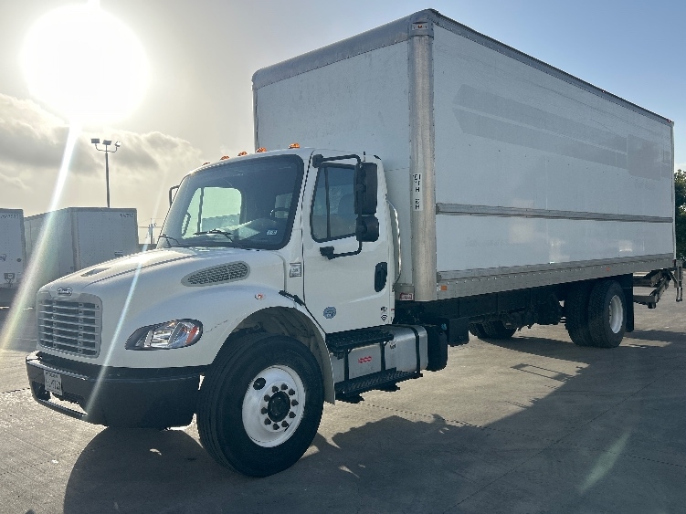 2020 Freightliner eM2 in Dallas, TX — photo 3