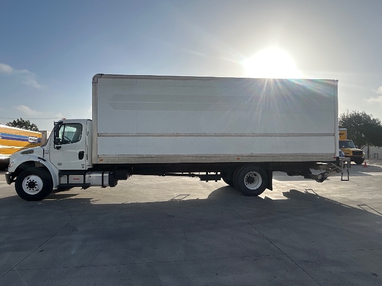 2020 Freightliner eM2 in Dallas, TX — photo 4