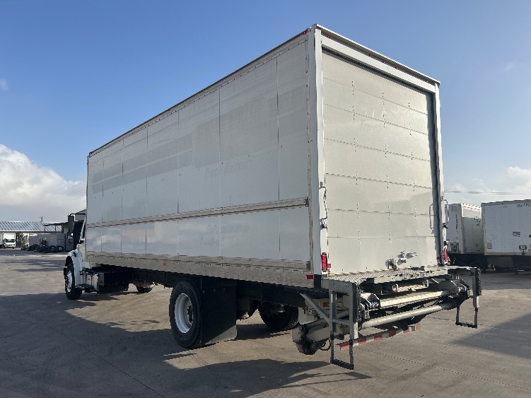 2020 Freightliner eM2 in Dallas, TX — photo 6