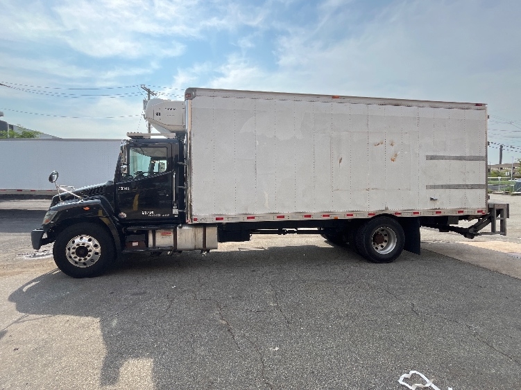 2020 Hino 268 in Monmouth Junction, NJ — photo 4
