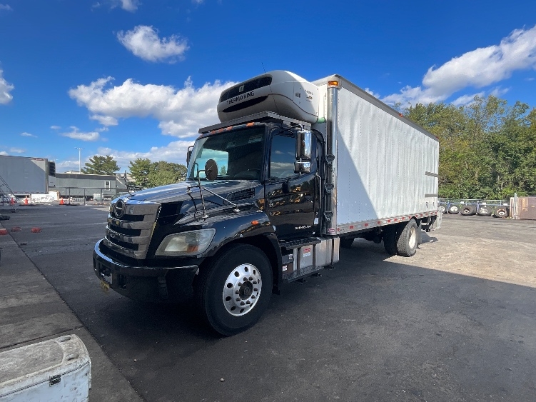 2020 Hino 268 in Milford, DE — photo 3