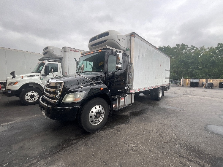 2020 Hino 268 in Milford, DE — photo 3