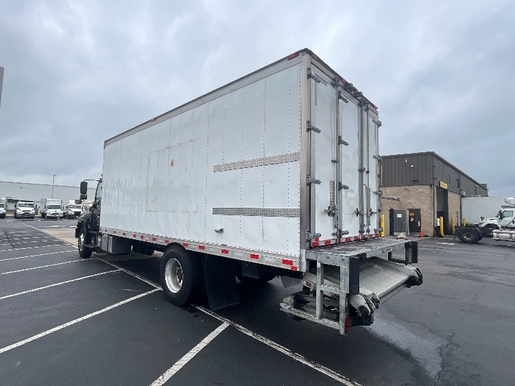 2020 Hino 268 in Milford, DE — photo 6