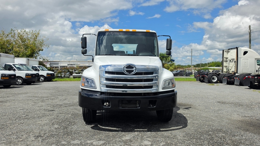 2020 Hino 268 in Ocala, FL — photo 2
