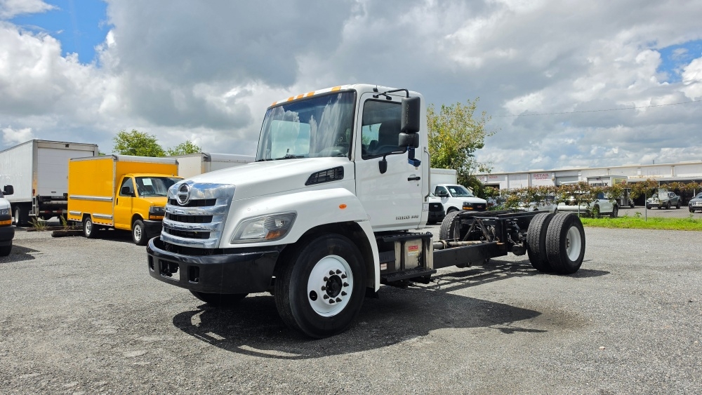 2020 Hino 268 in Ocala, FL — photo 3