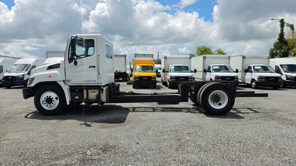 2020 Hino 268 in Ocala, FL — photo 4