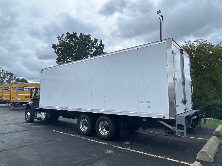 2020 Freightliner eM2 in Sturtevant, WI — photo 5